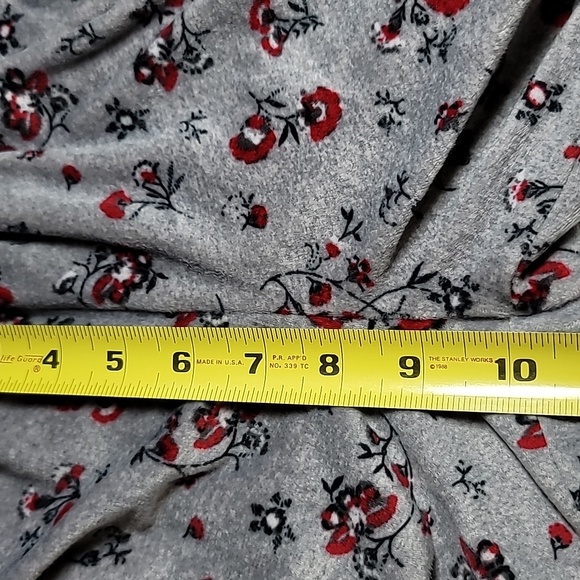 Secret Treasures M (8-10) pajama set super soft gray w red floral - Picture 9 of 15